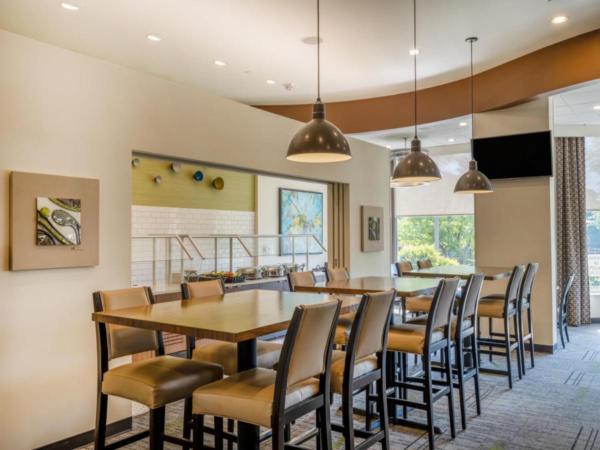 Holiday Inn Greensboro Coliseum By Ihg Exterior foto