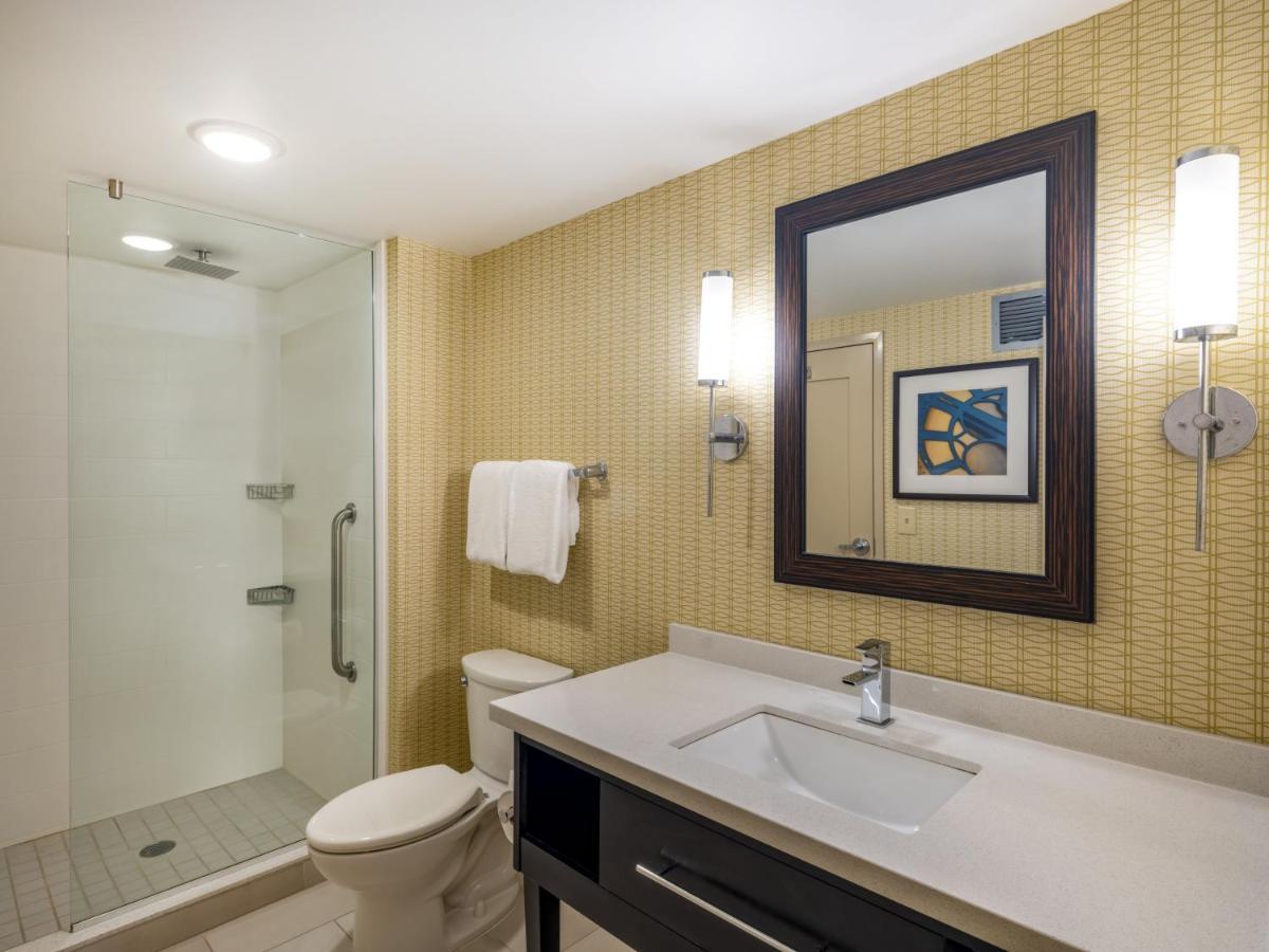 Holiday Inn Greensboro Coliseum By Ihg Exterior foto