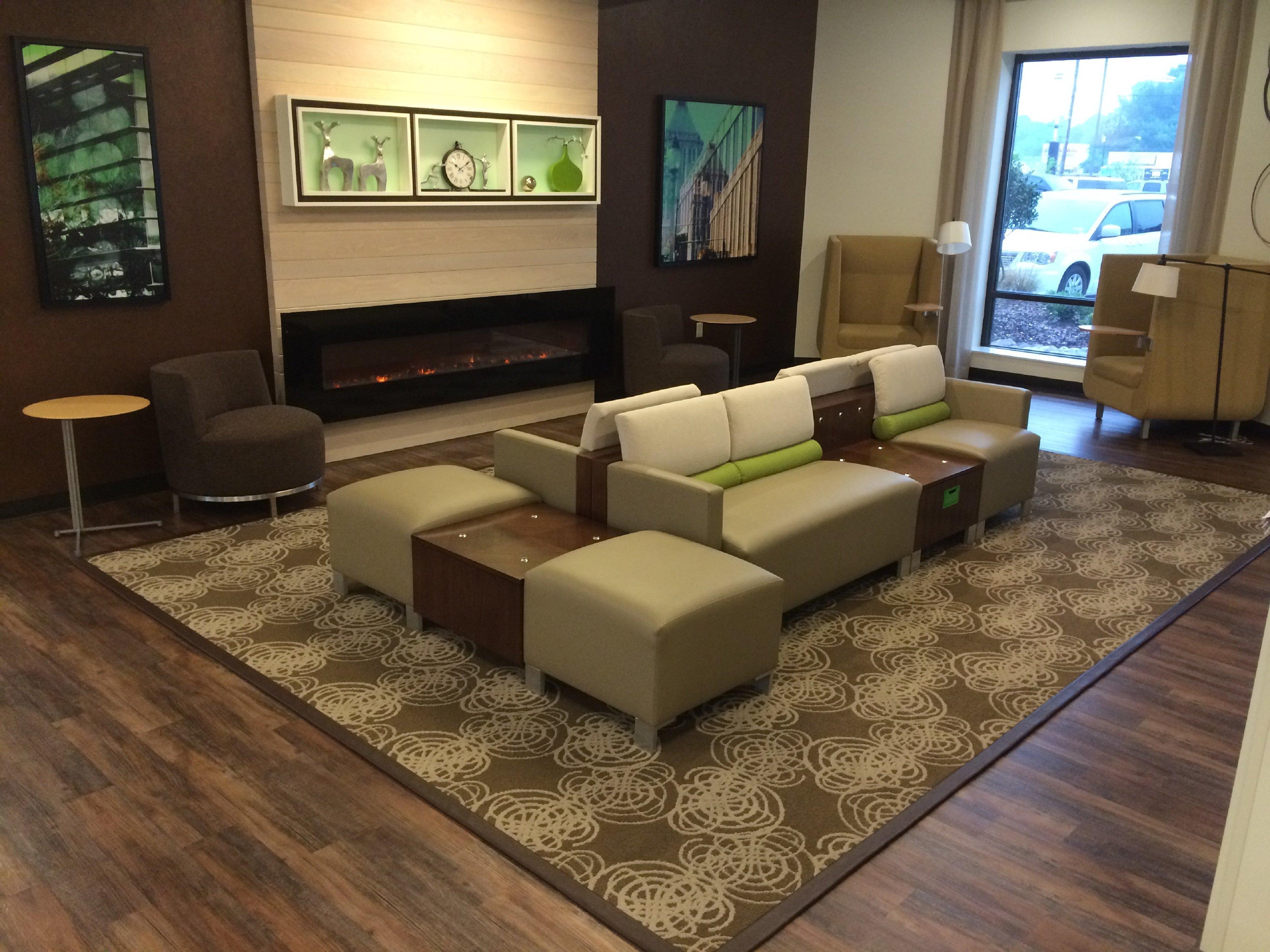 Holiday Inn Greensboro Coliseum By Ihg Exterior foto